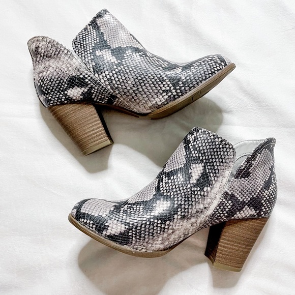 Fergalicious snakeskin ankle boots - Picture 5 of 8